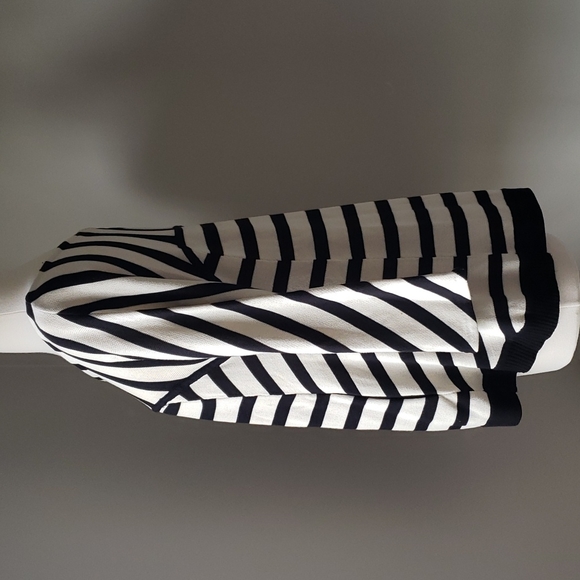 DVF Sweater with Pockets - Picture 6 of 7